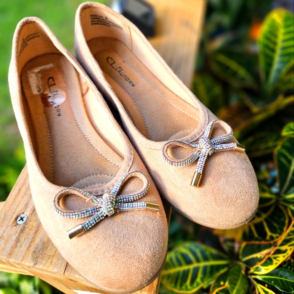 Tan Slide/loafers with Sparkly bowtie
